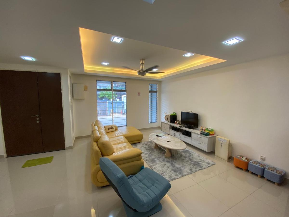 Entire Residential Home•Jia Residences Bkt Serdang沙登温暖的家 Сері-Кембанган Екстер'єр фото